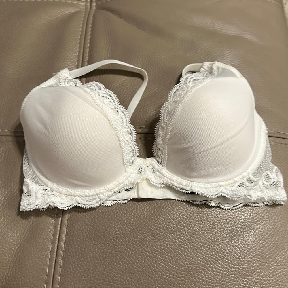 NWOT Natori Feathers Contour Plunge Bra 34C in White